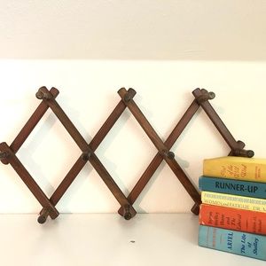 Vtg Wooden Accordion Peg Wall Hanger